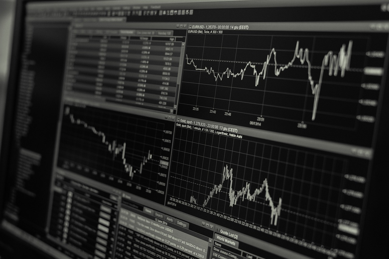 How to Trade Altcoins: Strategies for High Returns in 2025